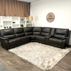 Like New Top Grain Leather Sectional Couch! (Retail $3000)