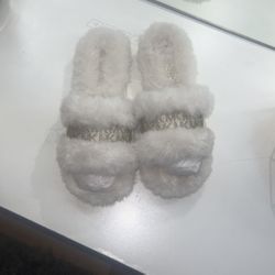 MK Slippers