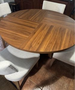 Table and 4 Seat Dining Set