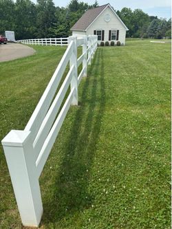 330’ White Vinyl Ranch Fence – 4’ Tall – Complete Lot – You Remove
