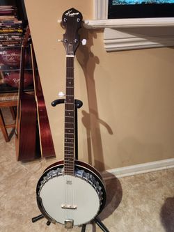 5 string Bluegrass Banjo excellent condition