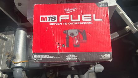 Milwaukee m18 sds rotary hammer