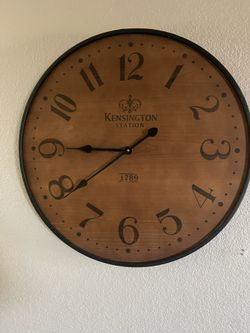 🚨MUST GO TODAY🚨Large Wood Wall Clock – Farmhouse Style
