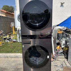 Single Unit LG WashTower with Center Control open box