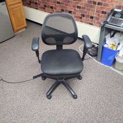 Office Chair - Black - Adjustable 