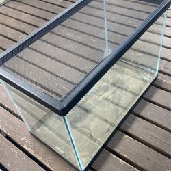 Petco’s 20 Gallon Aquarium Tank w/ Terrarium Cover