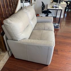 Loves seats