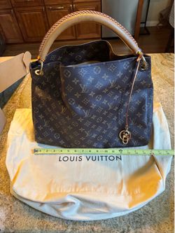 (One owner!) Discontinued Louis Vuitton Artsy MM Monogram
