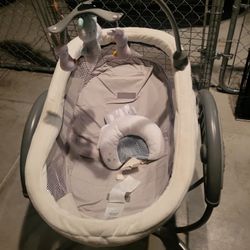 Unitary, Mecedora Para Bebe, Muy Buenos Condiciones,limpia Y Comfortable