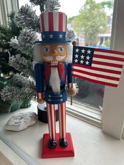 Uncle Sam Nutcracker