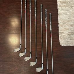Taylormade P790 Iron Set 4-PW