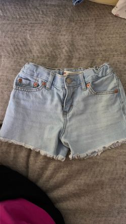 Girls Levi’s Jean shorts Sz7