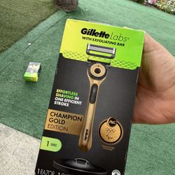 Gillette Labs® WITH EXFOLIATING BAR 