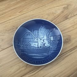 1969 Royal Copenhagen Christmas plate Mint Cond Orig Owner In The Old Farmyard