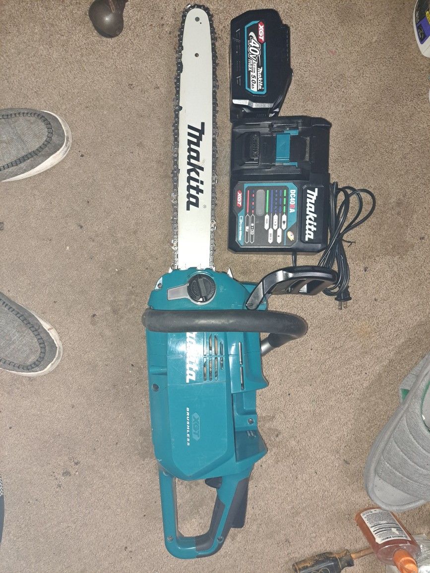 Makita Cordless Chainsaw