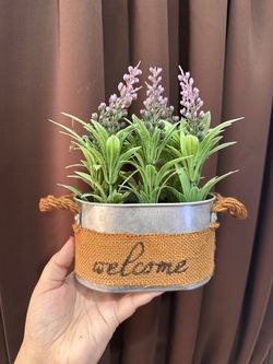 Artifial lavender welcome floral decor