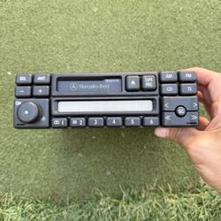 Vintage Mercedes-Benz OEM Cassette Radio CQ-LY1450A – Untested