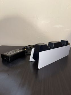 CHARGING STATION PS5