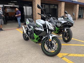 2024 Kawasaki Z7 Hybrid 