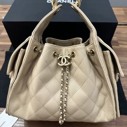 Chanel 25 beige