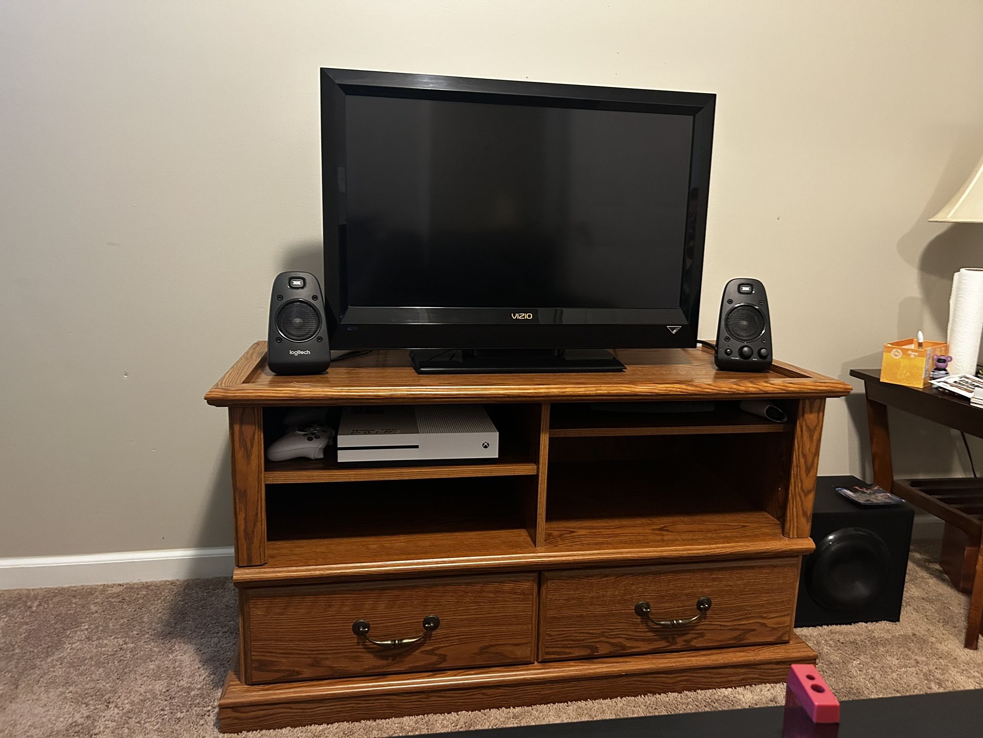 Tv Stand/entertainment Canter