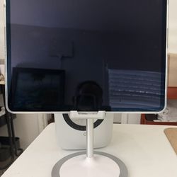 iPad Air M2 13 Inch 128 GB Like New With Apple Care +