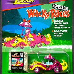 1998 Johnny Lightning Penelope Pitstop's Compact Pussycat Wacky Races Cartoon 