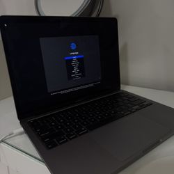 MacBook Pro 13” 2020 – Intel i5 / 8GB RAM / 256GB SSD – Decent Condition + Charger