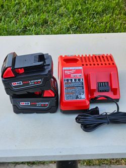 Milwaukee M18 18-Volt Lithium-Ion XC Starter Kit with Two 5.0Ah Batteries and Charger Brand New