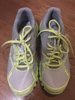 Like new lady Reebox