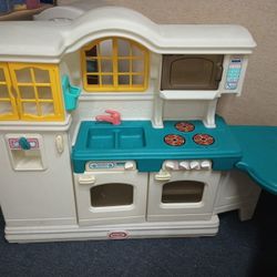 Play Kitchen 