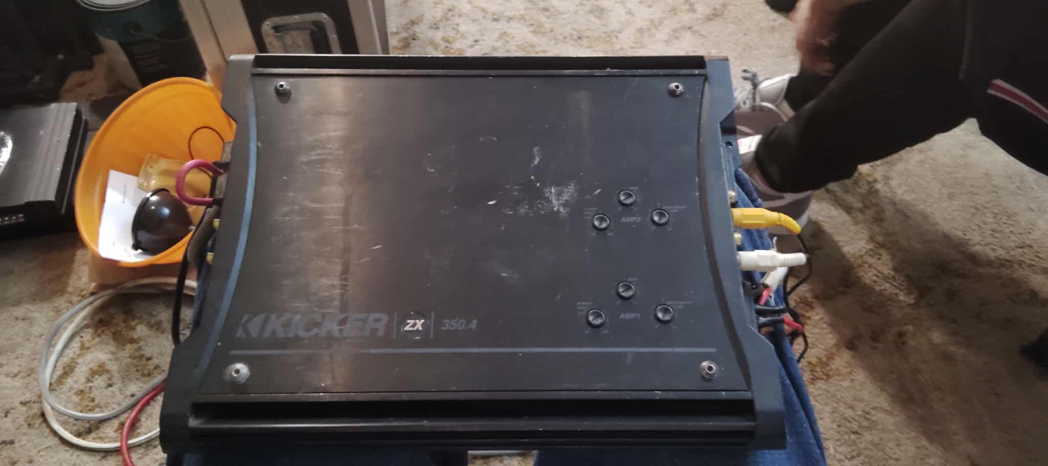 Kicker 350.4 Amplifier 