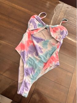Women’s bathing suit