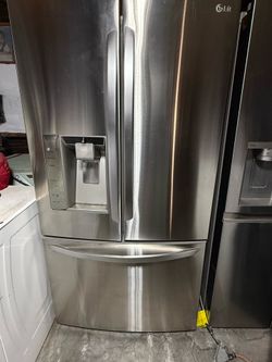 Lg stainless steel refrigerator works perfectly 3 months warranty we deliver