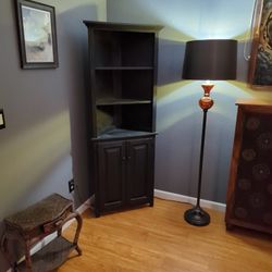 Corner Shelves 