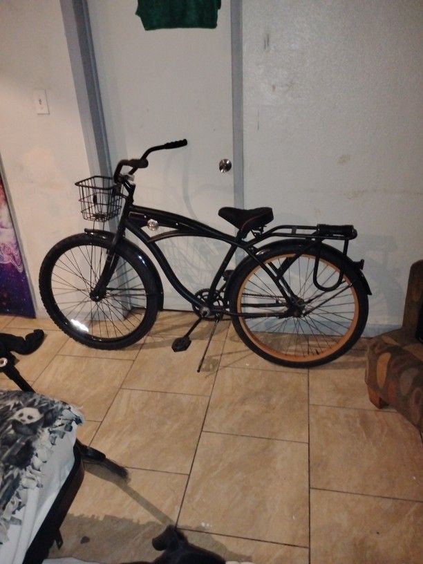 Huffy Nel Lusso Beach Cruiser Bike