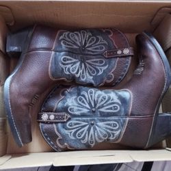 Ariat Boots Women 7.5