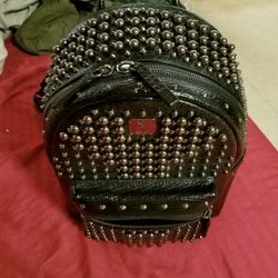 Mcm stark pearl studs bag