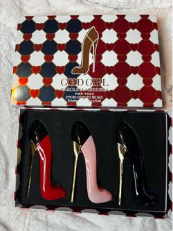 Good girl Carolina Herrera