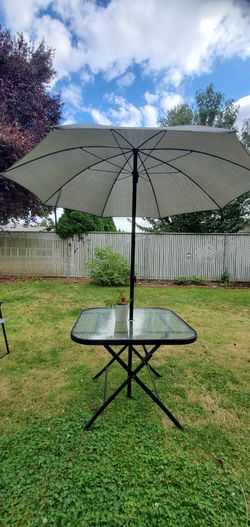 Outdoor Patio Table with Umbrella