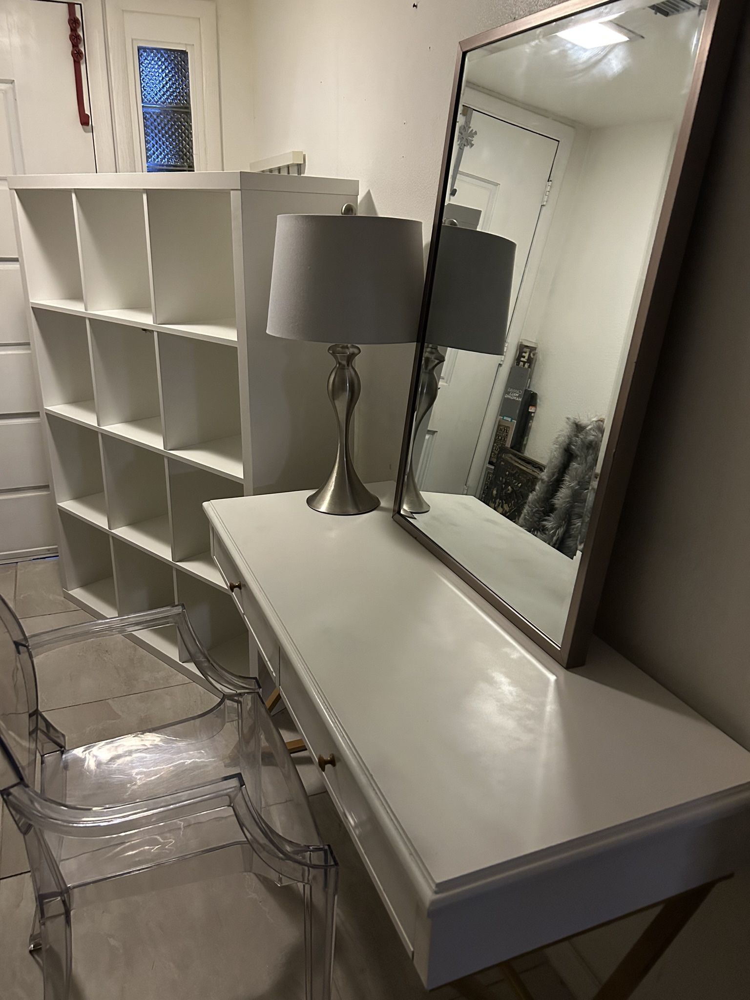 Beautiful Decor Vanity Set