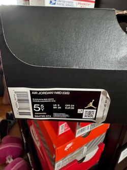 Jordan 1 MID Black/Red Banned Size 5.5Y