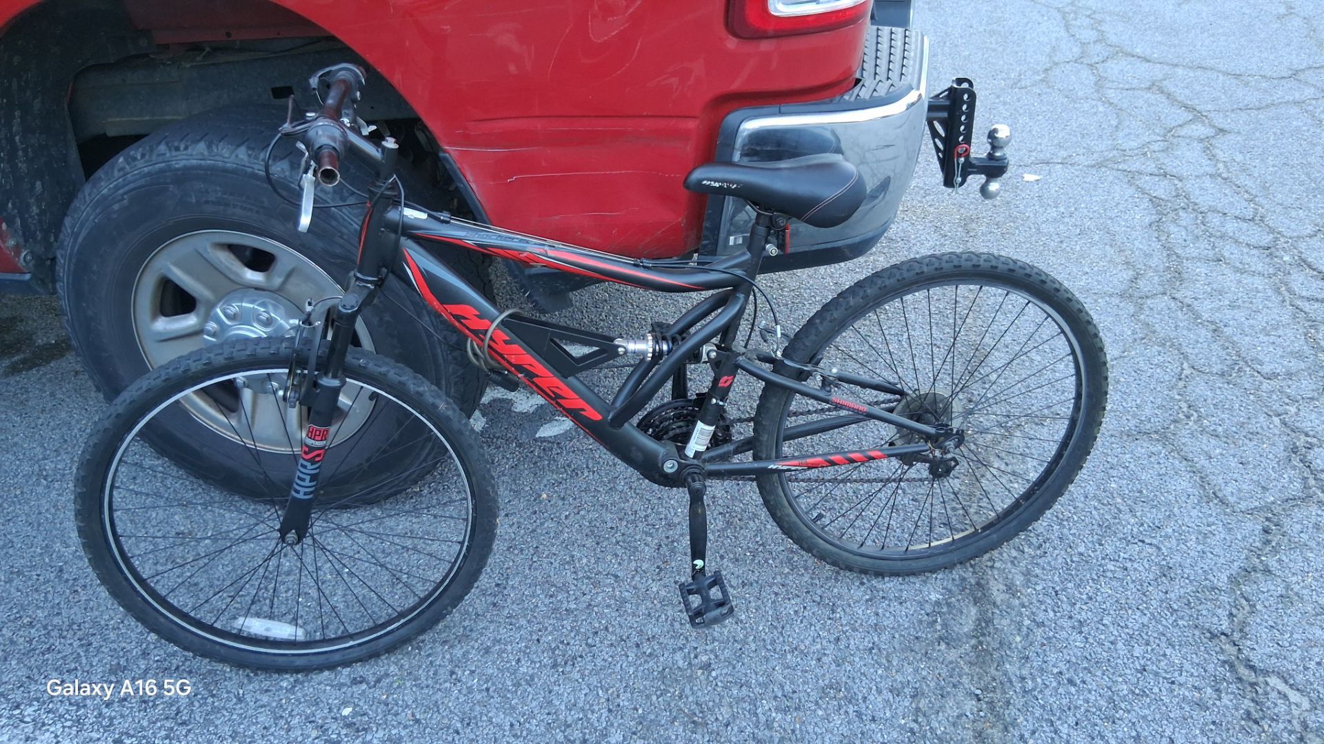 Hyper Mountain bike
