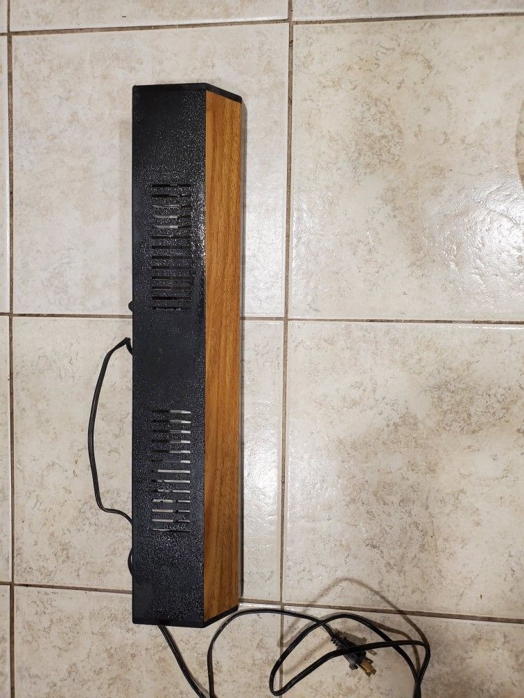 Aquarium Light With Bulb, Used In Good Condition