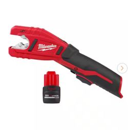 Milwaukee M12 12-Volt Lithium-Ion Cordless Copper Tubing Cutter with M12 12-Volt Lithium-Ion CP High Output 2.5 Ah Battery Pack