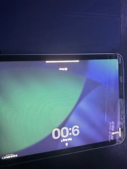 Apple iPad A16 read description