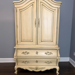 Beautiful d CD French Provincial armoire …Delivery available