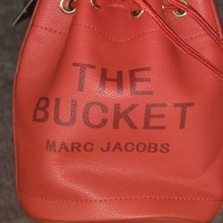 MARC jacobs THE BUCKET BAG