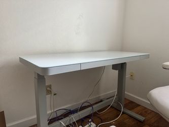 Tresanti Adjustable Height Sit/Stand Tech Desk