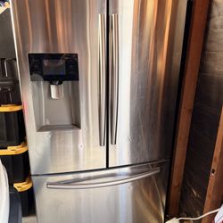 SAMSUNG FRIDGE - READ DESCRIPTION 